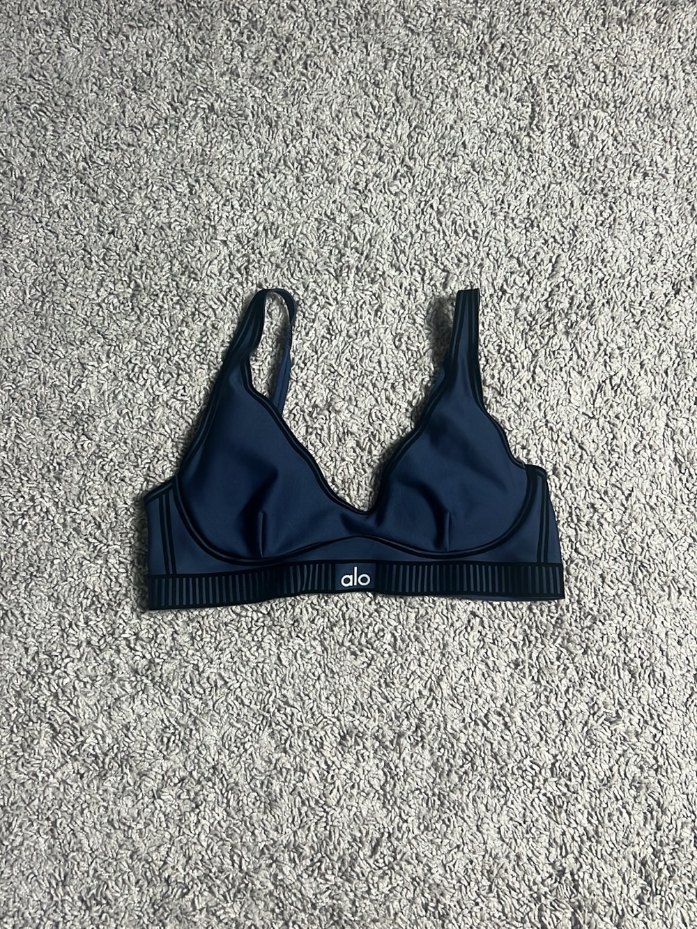 ALO NAVY AIRLIFT LINE UP BRA SIZE XS